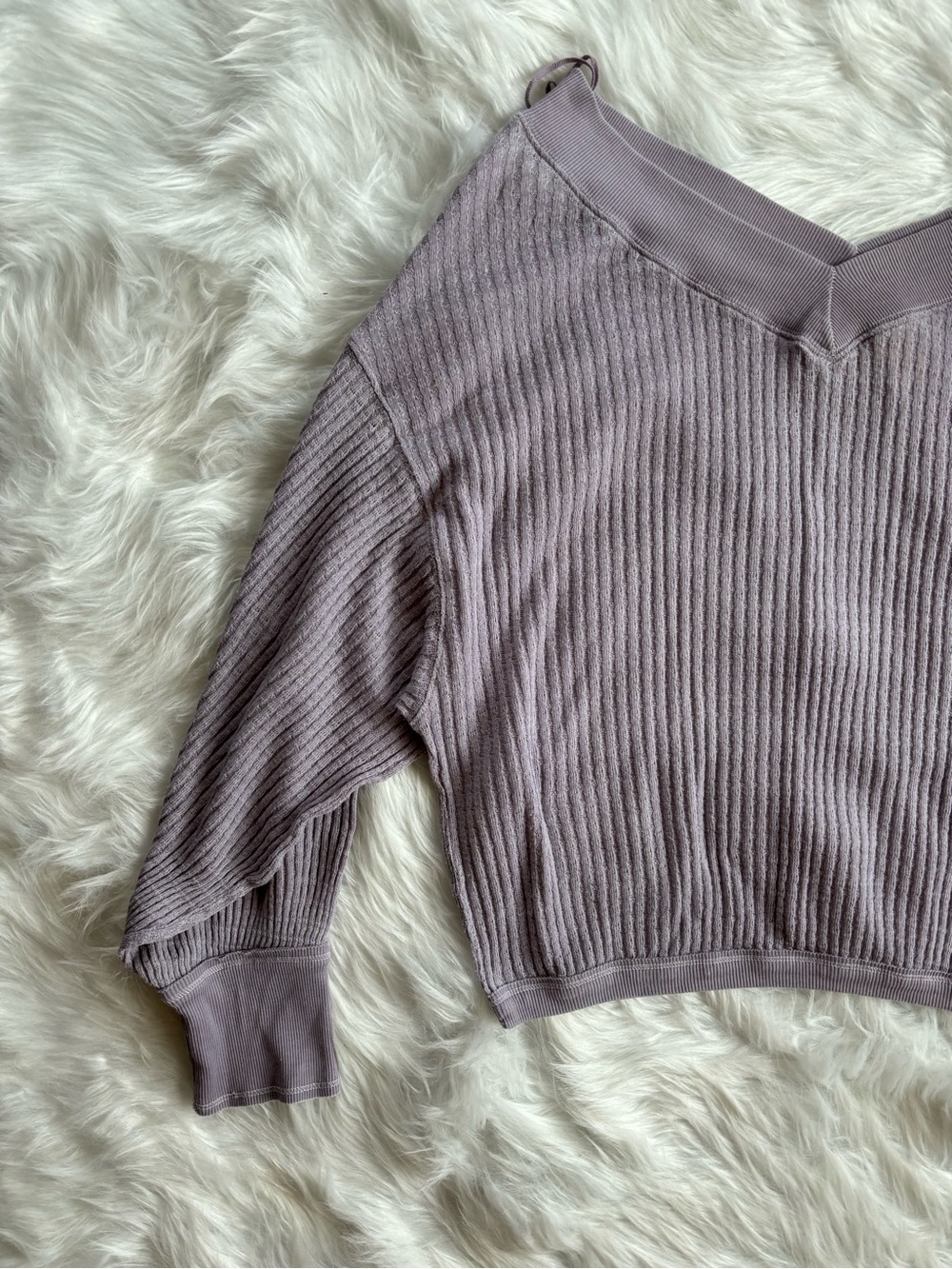 We The Free Cropped V-Neck Waffle Knit Sweater in Dusty Lavender MEDIUM BOHO - Picture 2 of 3